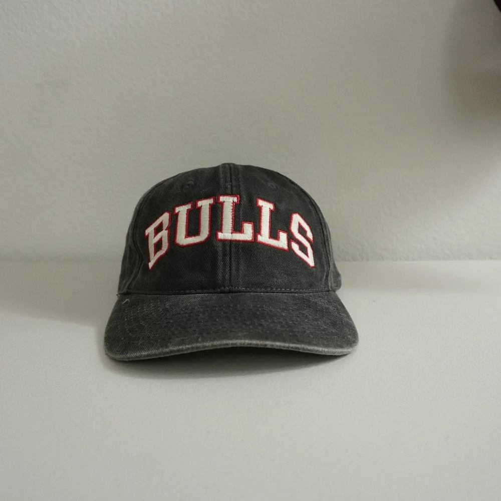 Starter Chicago Bulls Hat Mens OSFA Black Vintage Washed Embroidered NBA Cap